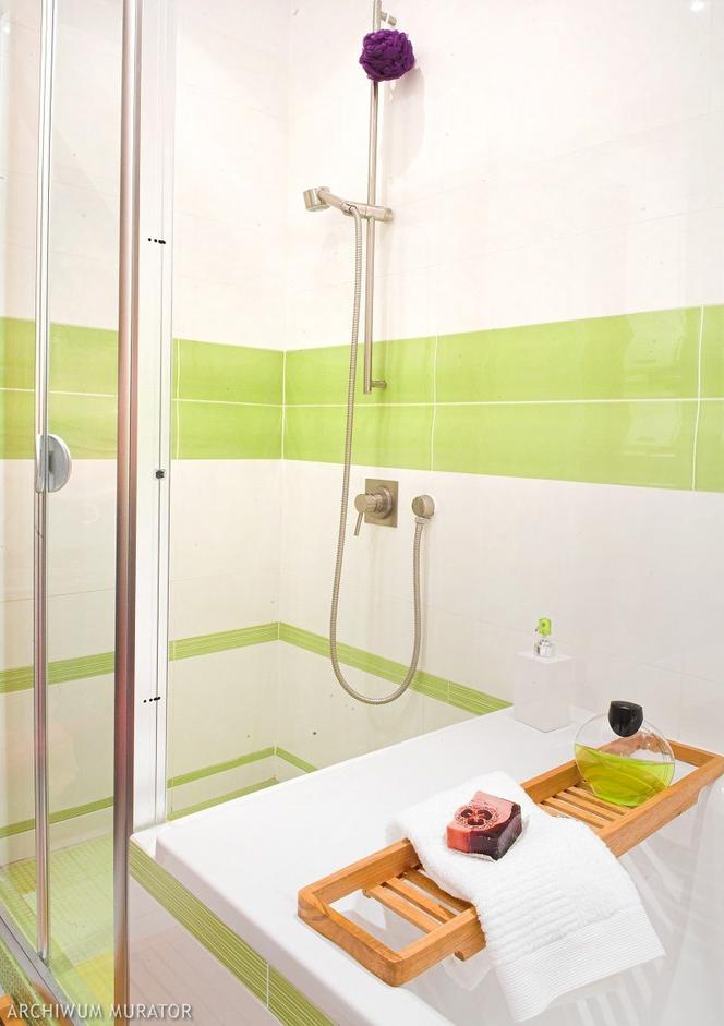 Mała łazienka biało-zielona