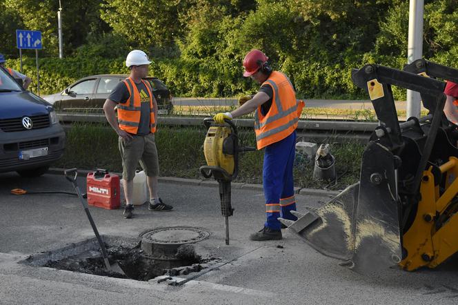 Na Wisłostradzie zapadła się jezdnia