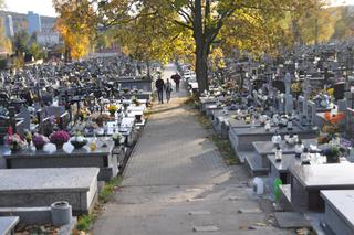 Kwesta na cmentarzu w Kielcach. Można uratować zabytkowe nagrobki
