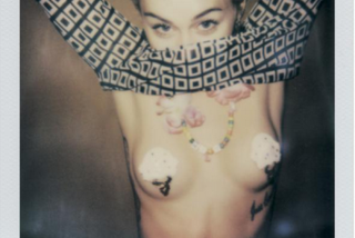 Miley Cyrus zupełnie NAGA