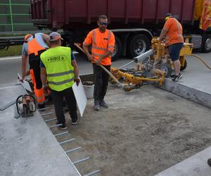 Tak naprawiano betonową nawierzchnię autostrady A1