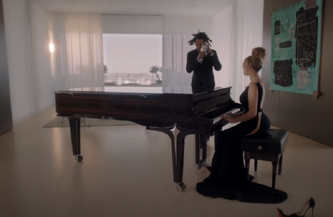 Beyonce śpiewa Moon River w reklamie Tiffany. Są romantyczne ujęcia z Jayem-Z