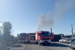 Pożar hali produkcyjnej w Nowinach koło Kielc