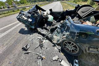 Wypadek w Elżbietowie. Tir roztrzaskał osobówkę. W tym samym miejscu zginęło troje dzieci i ich mamy