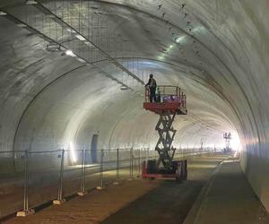 Tunel TS-26 – montaż elementów wewnątrz tunelu