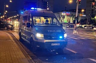 Miejski autobus potrącił pieszą na Gocławiu. Poszkodowana trafiła do szpitala