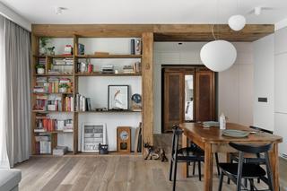 Mieszkanie na lata. Wybierz drewno i inne naturalne materiały. Zobacz zdjęcia i zainspiruj się