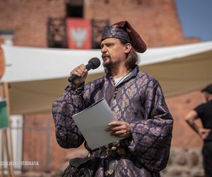 Co roku turniej rycerski na Zamku w Liwie przyciąga coraz większą rzeszę odbiorców