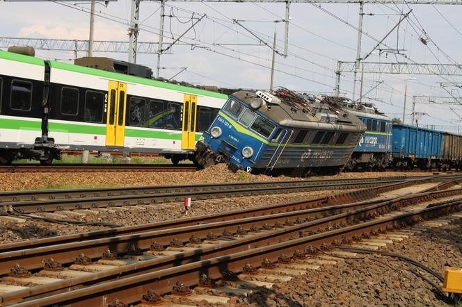 Pociągi zderzyły się pod Skierniewicami! Potężne utrudnienia na kolei