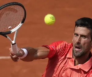 Novak Djoković w finale Roland Garros! Carlos Alcaraz w trzecim secie doznał bolesnej kontuzji i emocje w hicie się skończyły!