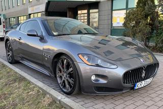 MiłyPan jeździ sportowym Maserati GranTurismo