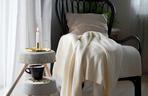 Hygge na święta. Jak świątecznie urządzić salon w stylu hygge? Oto nasze inspiracje