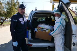 Policjanci pomagają ostródzkiemu szpitalowi zakaźnemu