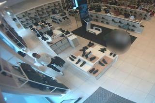 Okradli sklep obuwniczy w Świeciu. Wynieśli towar za kilka tysięcy złotych! [ZDJĘCIA]