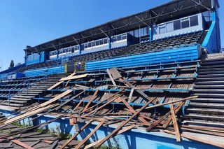 Stadion Ruchu Chorzów znika z krajobrazu. Słynne niebieskie krzesełka na sprzedaż