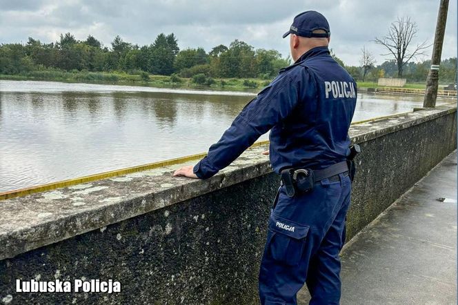 Rzeka Bóbr w Żaganiu przekroczyła stan alarmowy. Jest pilny apel policji