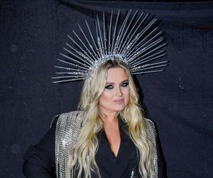 Gosia Andrzejewiczz żywą kurą w kościele! Zabrała ją na święcenie pokarmów