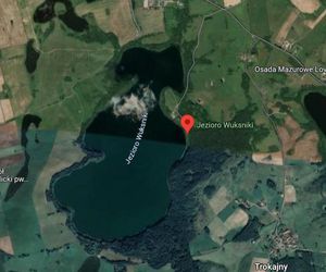   To najgłębsze jezioro w woj. warmińsko-mazurskim. Kryje podwodne skarby