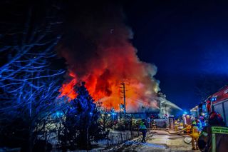 Z płonącego budynku dyskoteki w Wildze udało się ewakuować ok. 200 osób