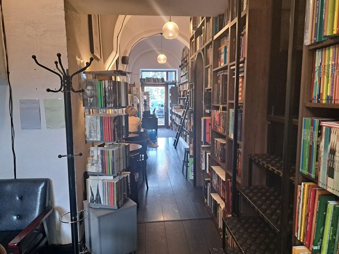 Księgarnio-kawiarnia De Revolutionibus Books w Krakowie