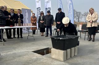 Konotopie. Budowa pomnika Matki Boskiej. Miliarderzy i marszałek województwa na wmurowaniu aktu erekcyjnego [ZDJĘCIA].