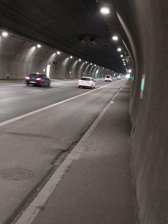 Tunel na zakopiance S7, pod Luboniem Małym