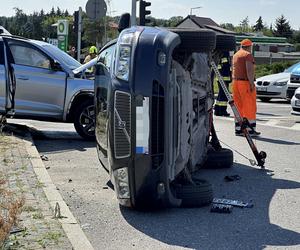 Potworny wypadek pod Legionowem, troje dzieci w szpitalu