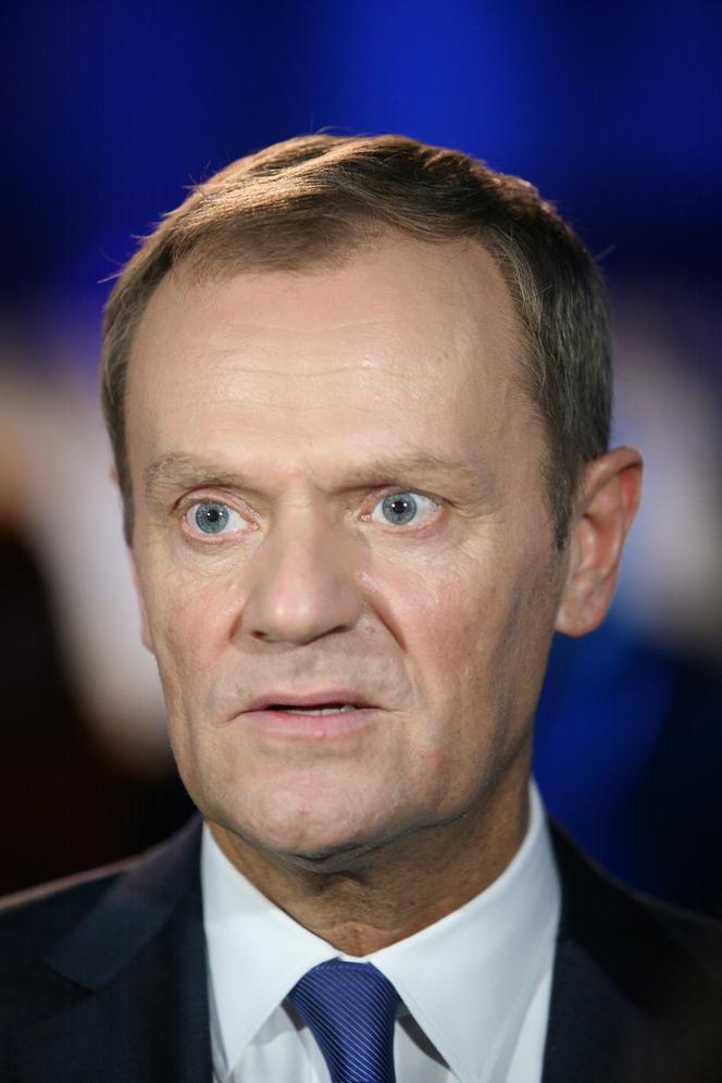 Tusk zwolnił asystenta, bo był gejem