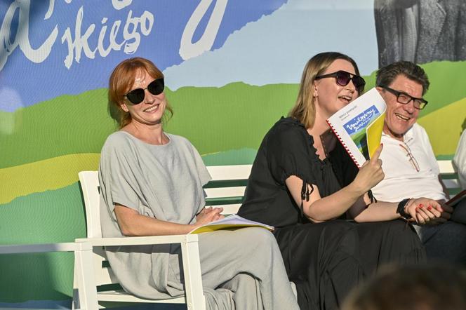 Magdalena Walach, Katarzyna Kasia, Mirosław Zbrojewicz w czerwcu 2024 r. Imieniny Jana Kochanowskiego, czyli piknik Biblioteki Narodowej