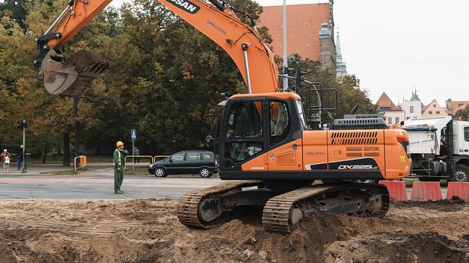 Postęp w pracach na Wałach gen. Sikorskiego w Toruniu. Zobaczcie zdjęcia z placu budowy! [GALERIA]