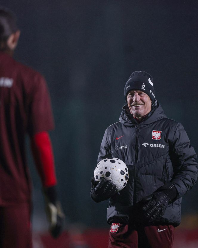 Robert Lewandowski i inni kadrowicze na treningu reprezentacji Polski