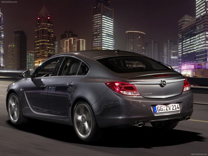 Opel Insignia hatchback, model 2011