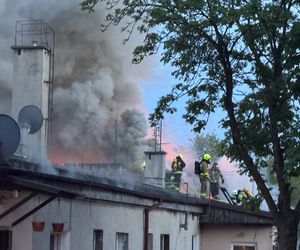 Pożar budynku socjalnego w Człuchowie. Ewakuacja mieszkańców