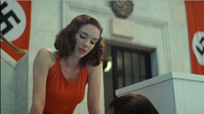 Zatoka szpiegów 2, odcinek 12. Eva Stromberg (Sonia Mietielica), Franz Neumann (Bartosz Gelner)