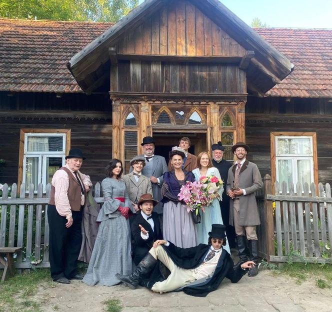 Dwajtis na planie. Olga Czertwanowa (Małgorzata Pieczyńska), Aneta (Maria Pakulnis), Marek Czertwan (Karol Dziuba)