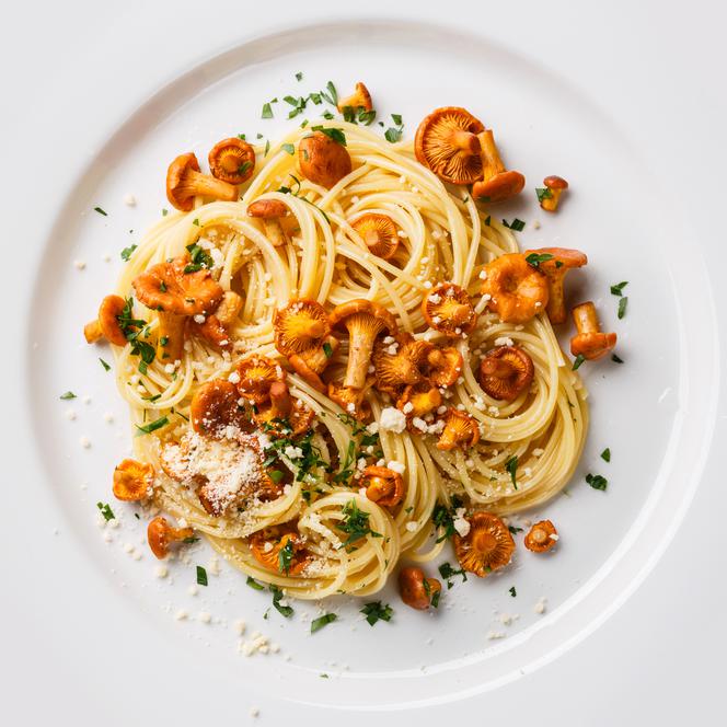 Spaghetti z kurkami: sprawdzony przepis