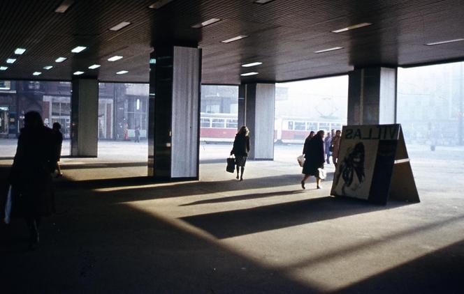 Skarbek w Katowicach - zobacz stare zdjęcia ikony przed remontem. Wnętrza zachwycają! Oto jeden z najnowocześniejszych domów handlowych w PRL-u