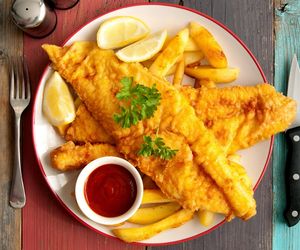 Zamawiasz taką rybę w smażalni nad morzem? Uważaj, bo mogą Cię oszukać!