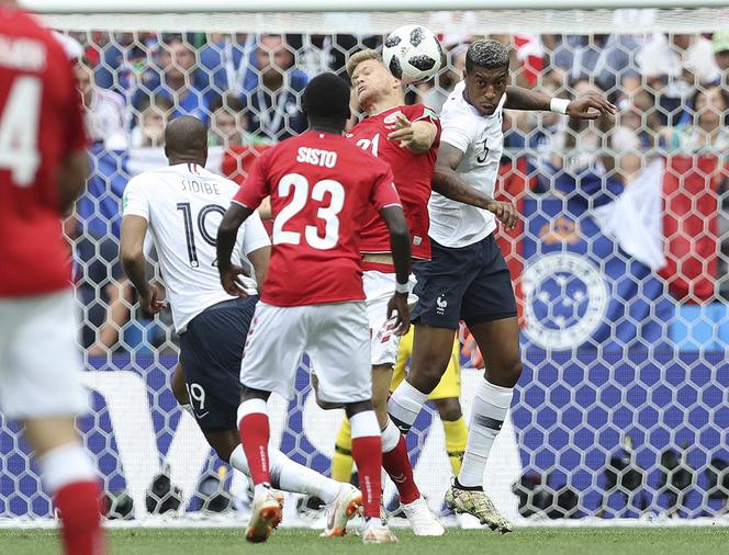Andreas Cornelius i Presnel Kimpembe 