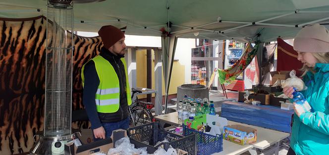 Lublin: Coraz mniej wolontariuszy, którzy pomagają uchodźcom na dworcu. Potrzebne wsparcie [GALERIA]