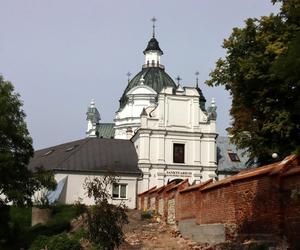 Wyjątkowe odkrycie w Chełmie. Znaleziono groby dziecięce z XIII wieku. Jeden ma cechy pochówku antywampirycznego