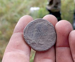 Sensacyjne odkrycie w Borach Tucholskich. Takie wykopalisko jest rzadkością, a znaleziono aż 29 skarbów