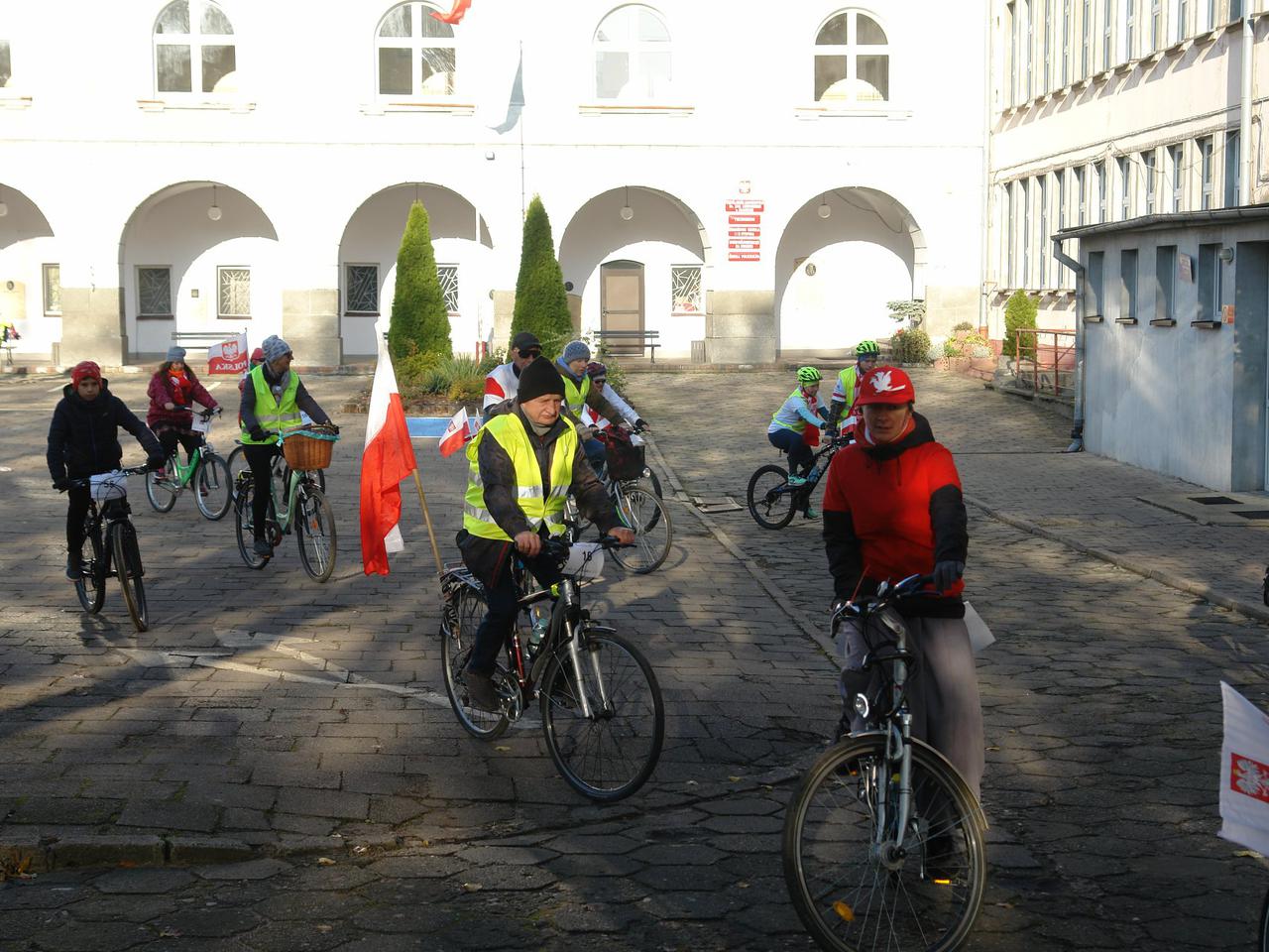 Z szybkim strusiem na trasę.  Ruszyły zapisy do braniewskiego rajdu z okazji Dnia Kobiet