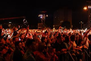 Disco pod Gwiazdami 2023 rozpoczęło wakacje w Białymstoku. Tłumy mieszkanców na koncercie Polsatu [ZDJĘCIA]