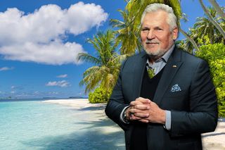 Aleksander Kwaśniewski poleciał do raju. Wrócił z tajemniczym wirusem! Zażywam bardzo mocne leki