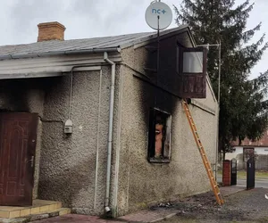 Sąsiad uratował dzieci z płonącego budynku. Poszkodowani trafili do szpitala