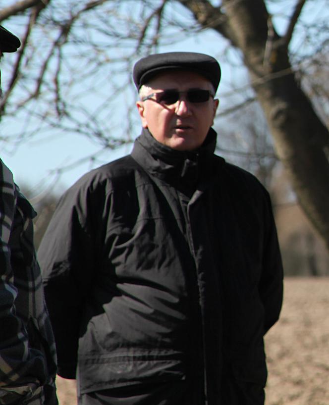 POWIESZĘ SIĘ W KOŚCIELE.