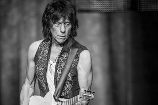 Jeff Beck - oto TOP 5 najlepszych gościnnych występów artysty. Był legendą gitary