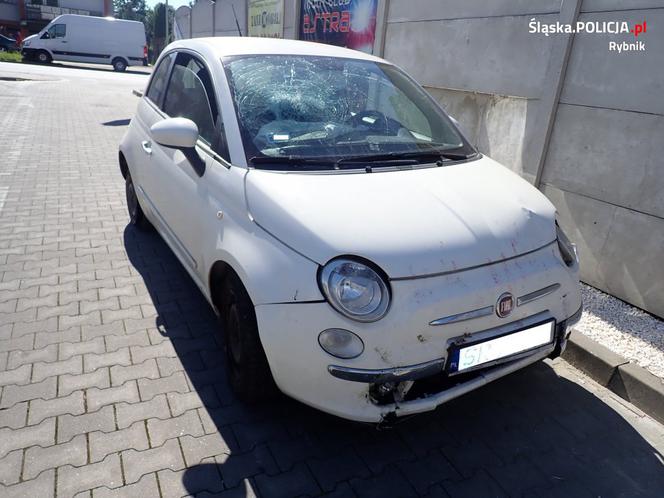 Przeciął rondo Fiatem 500