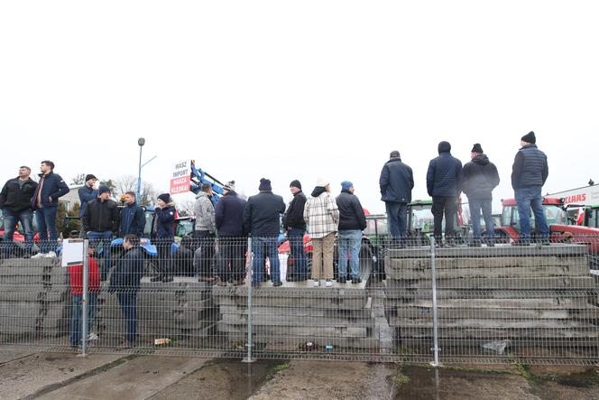 Strajk rolników. Na Śląsku blokują główne drogi